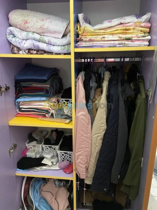 Chambre mauve pour enfant/adolescent 