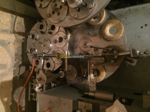 Machine fabrication de gobelets 