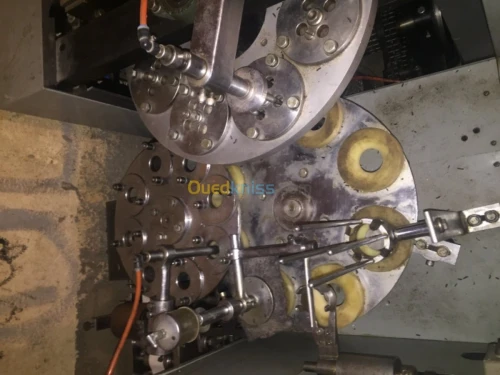 Machine fabrication de gobelets 