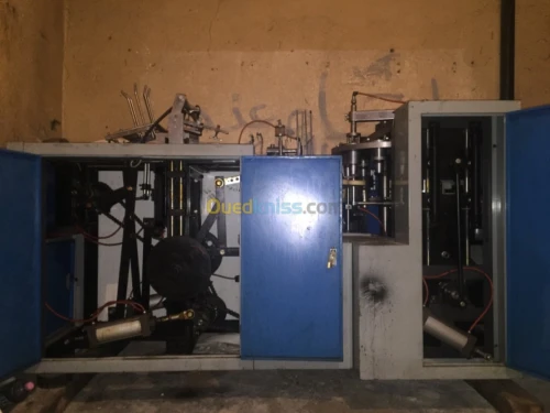 Machine fabrication de gobelets 