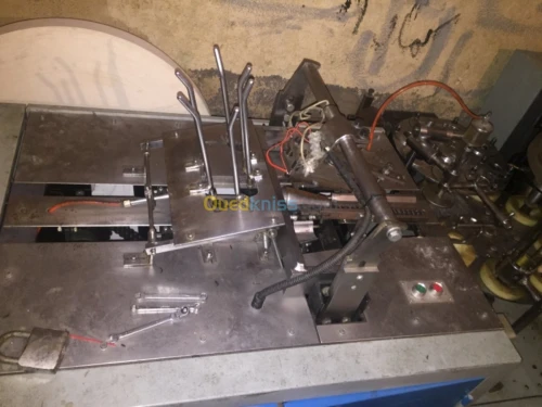 Machine fabrication de gobelets 