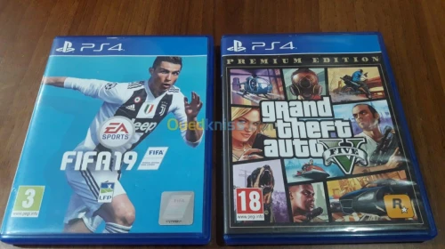 PS4 Slim 