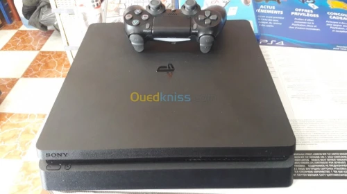 PS4 Slim 