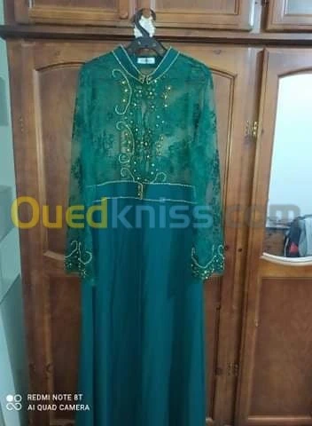 3  robes bon état 