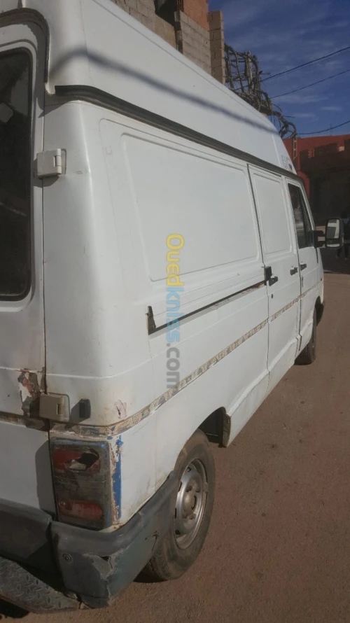 Renault  Trafic 