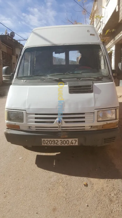 Renault  Trafic 