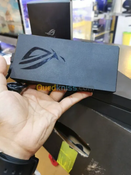 Asus rog 17" i7 9e rtx 2070 magasin