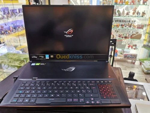 Asus rog 17" i7 9e rtx 2070 magasin