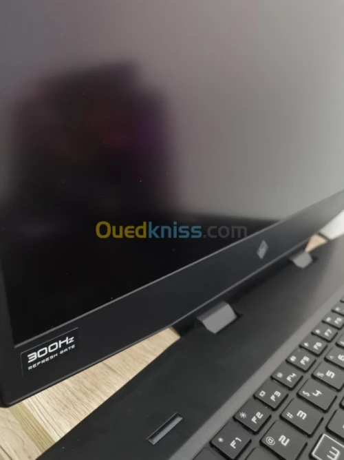 ASUS strix SCAR 2 Zephyrus  hp omen 