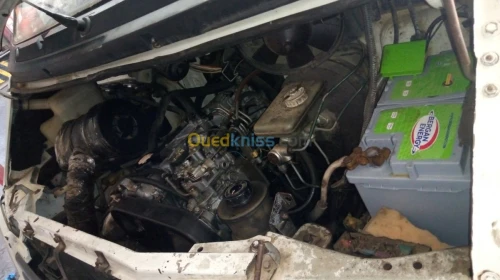RENAULT 9 PLACES TRAFIC MOTEUR R 25. 