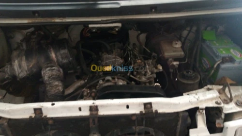 RENAULT 9 PLACES TRAFIC MOTEUR R 25. 