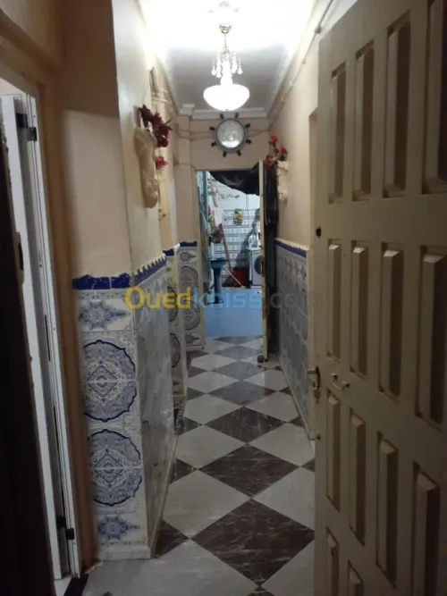 Vente Appartement F4 Oran Boufatis
