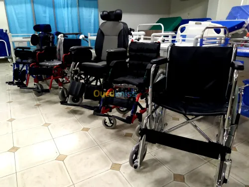 FAUTEUIL ROULANT CHROME ACCOUDOIRS INCLINES