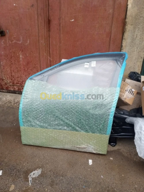 Rétroviseur aille capote porte essieu berceau radiateur phare feu rouge malla