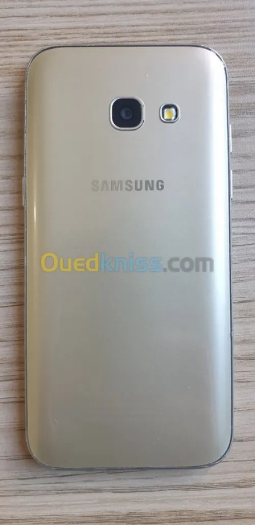 Samsung Galaxy A3 (2017)