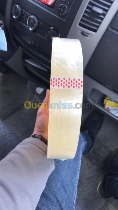 Ruban adhésif scotch ( شريط لاصق)