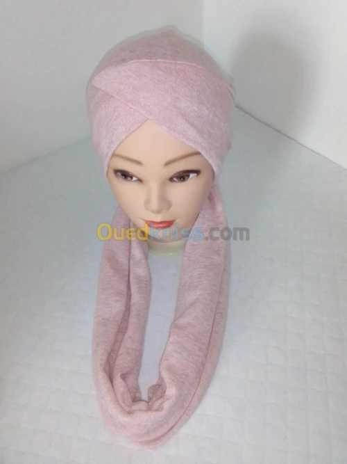 Bonnet avec colle (cach né) 