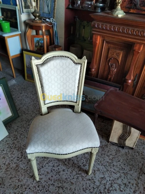 Tapisserie de salon et chaise 
