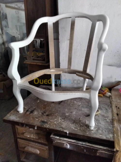 Tapisserie de salon et chaise 