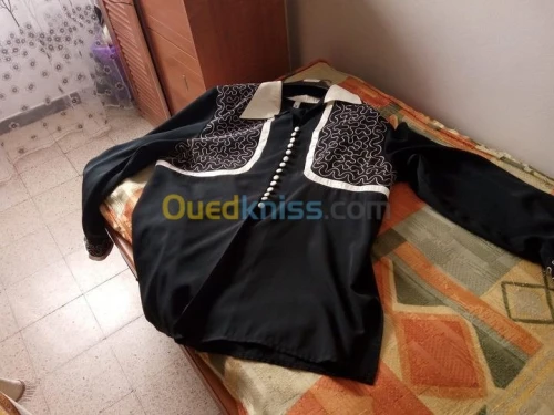 TUNIQUE NOIRE XL POUR SORTIE