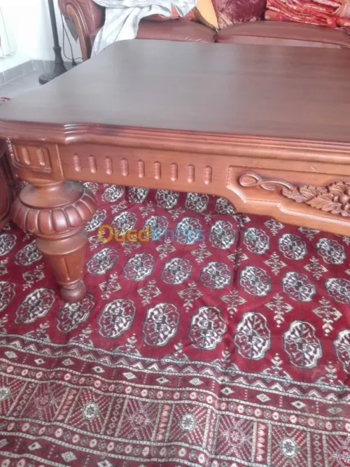 Table de salon en hetre tres massive