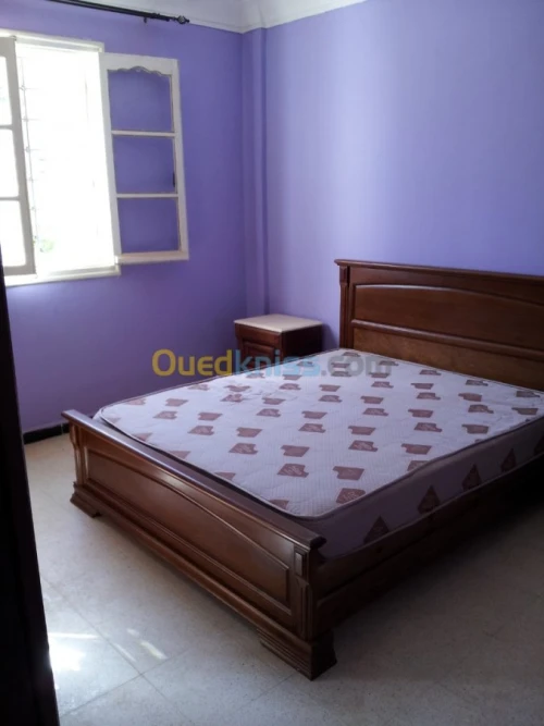 Vends 1 Chambre ā Coucher bois Hêtre