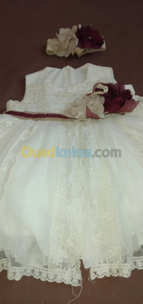 ROBE FILLETE PEU PORTE  