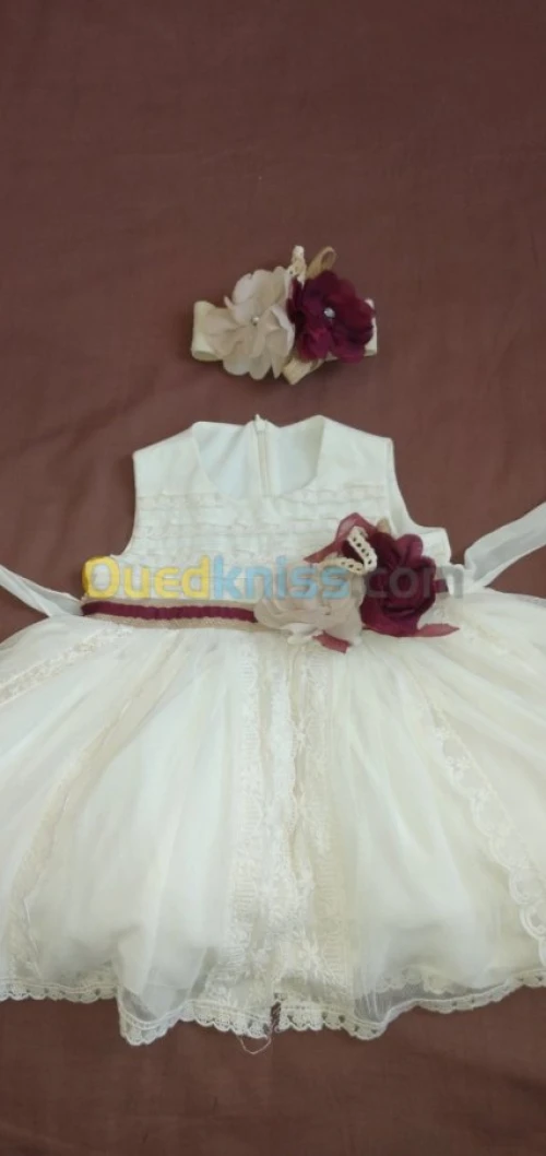 ROBE FILLETE PEU PORTE  