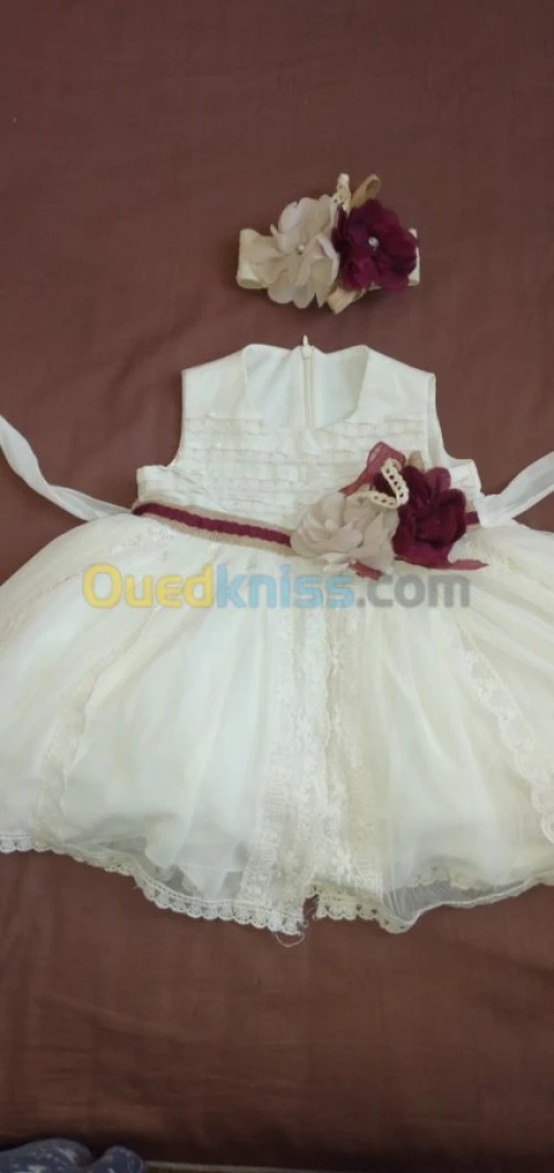 ROBE FILLETE PEU PORTE  