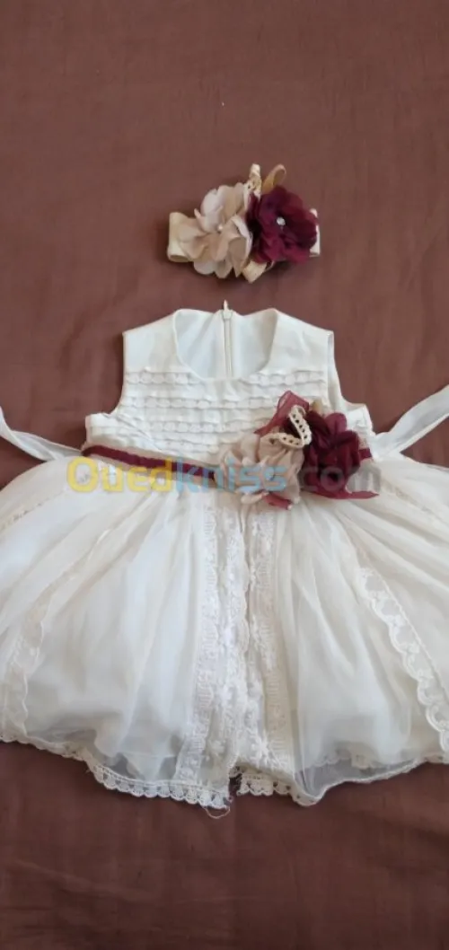 ROBE FILLETE PEU PORTE  