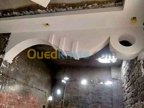 Travaille sur tout dicoration plâtre 