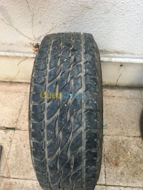 Vend pneu bridgestone dueler 