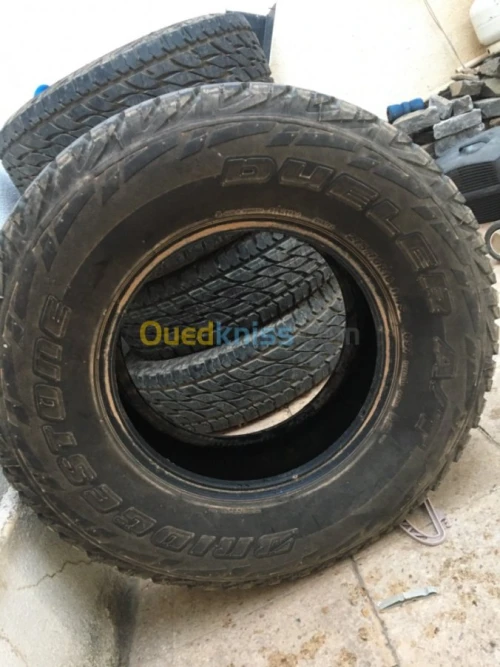 Vend pneu bridgestone dueler 