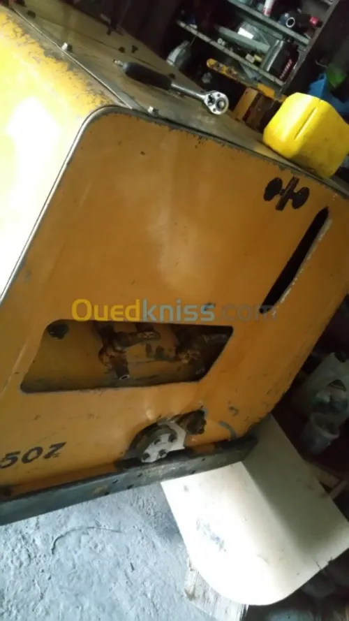 كوماتسي Z50