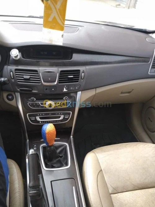 Renault Latitude 2011 