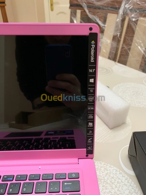 Laptop Polaroid 