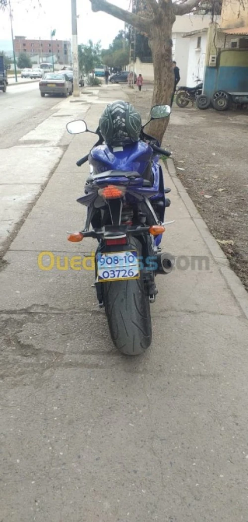 YAAMAHA  R6
