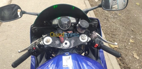 YAAMAHA  R6
