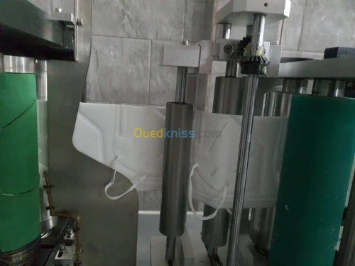 Machines de fabrications des bavettes.