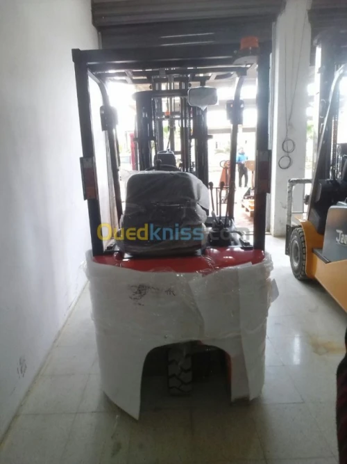 Chariot élévateur électrique 