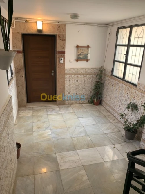 Location Appartement F5 Alger Bir mourad rais