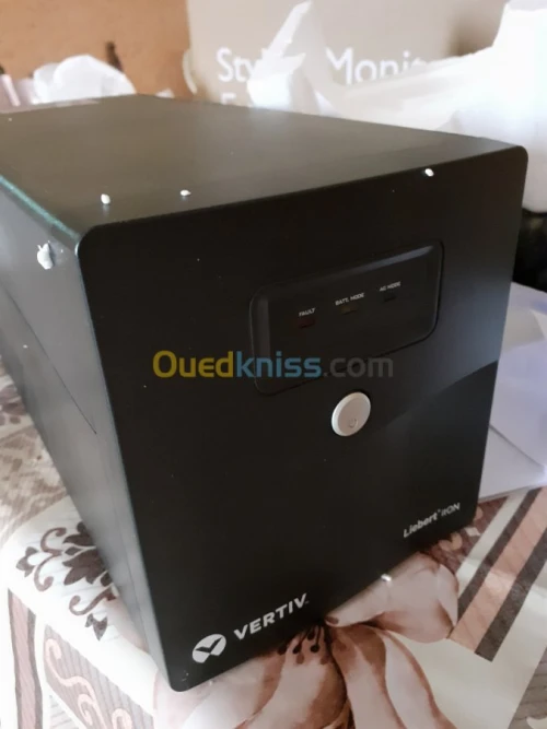 Onduleurs Vertiv 1000VA (600)