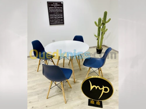 Tables scandinaves rondes 4 chaises