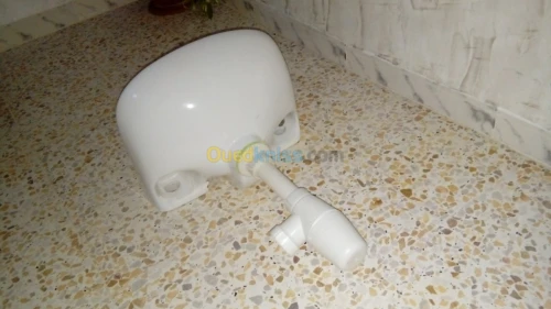 lave main avec robinet de marque BCR 