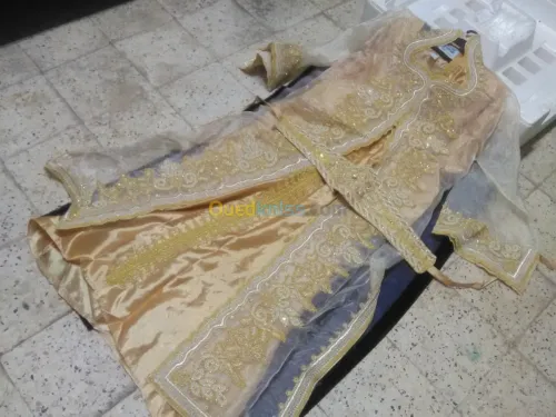 lot de tenues tradionnelles 