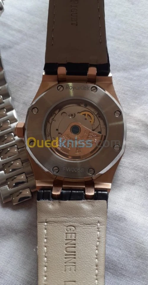 MONTRE DE LUX 