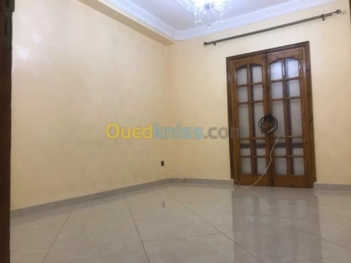 Location Appartement F4 Chlef Tenes