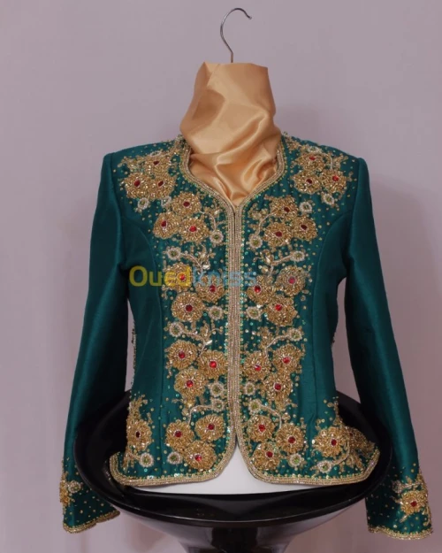 Location KARAKOU MODERNE TRAVAILLÉ EN PERLAGE