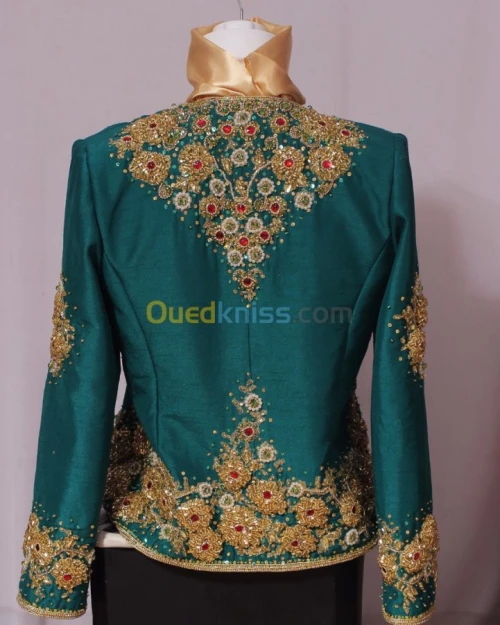 Location KARAKOU MODERNE TRAVAILLÉ EN PERLAGE