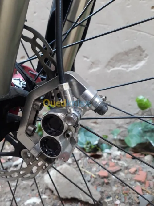 Velo dh commencal supreme